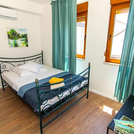 Luxury Apartments Iris Mostar Esterno foto