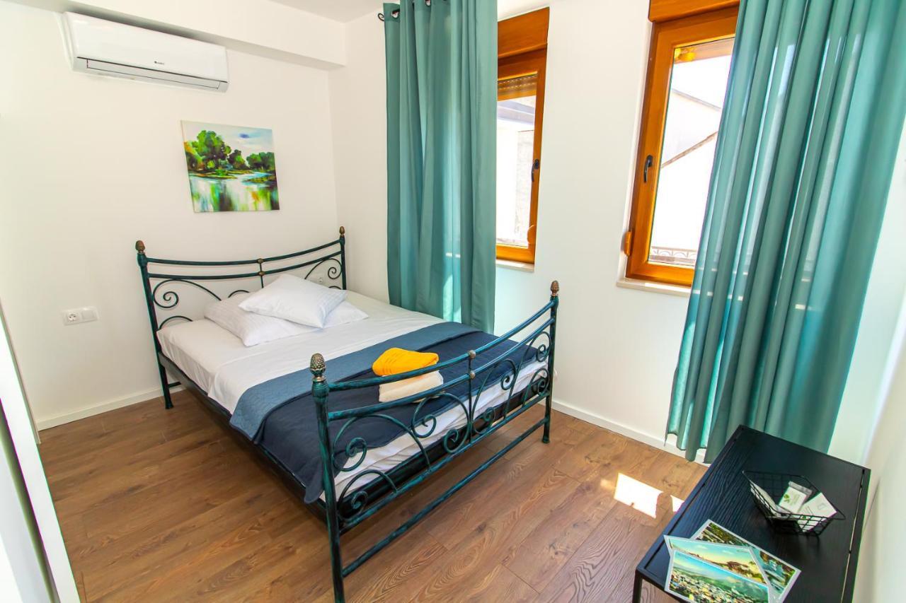 Luxury Apartments Iris Mostar Esterno foto