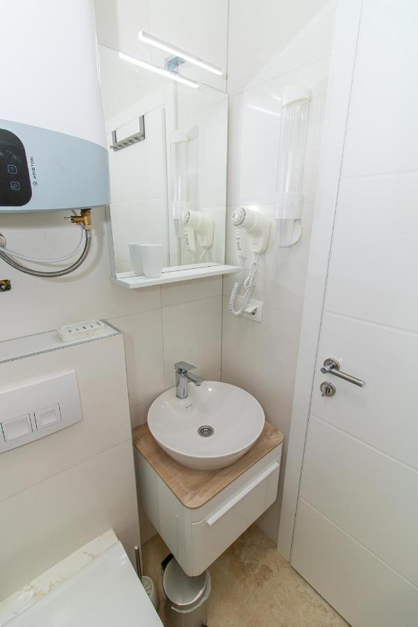 Luxury Apartments Iris Mostar Esterno foto
