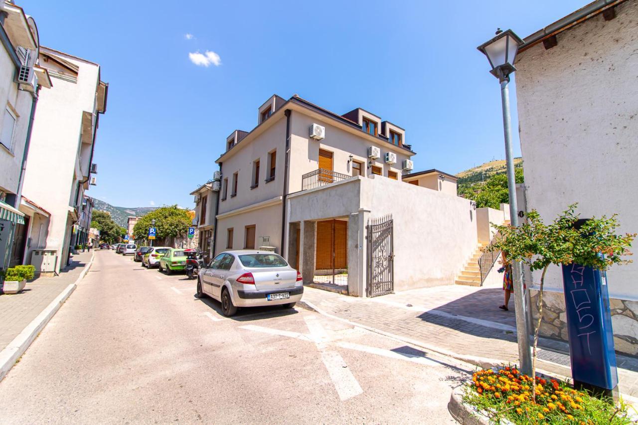 Luxury Apartments Iris Mostar Esterno foto