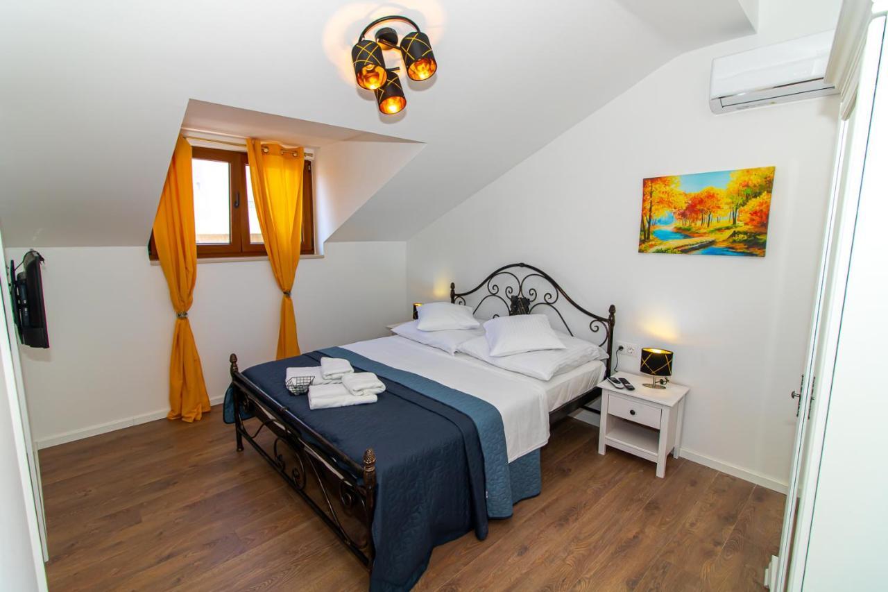 Luxury Apartments Iris Mostar Esterno foto