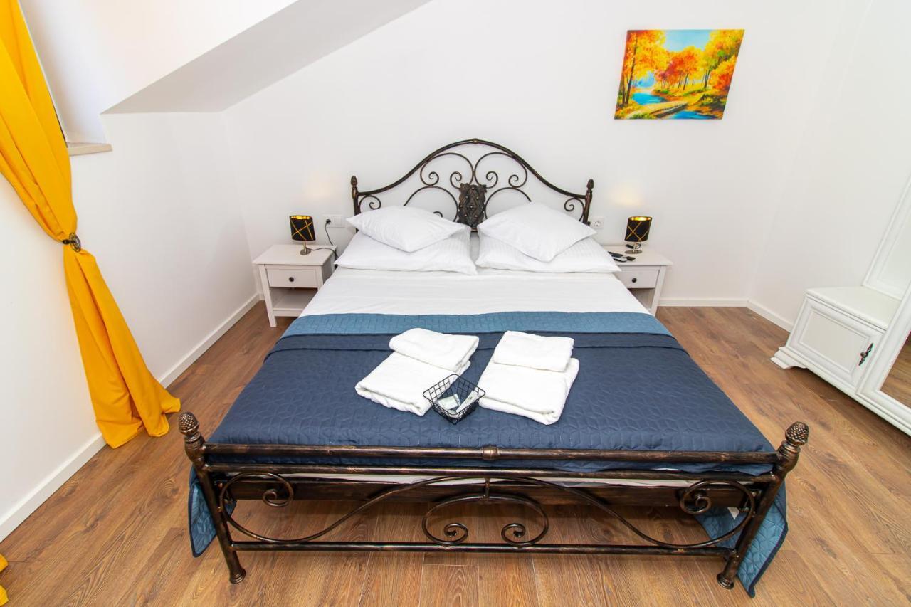 Luxury Apartments Iris Mostar Esterno foto