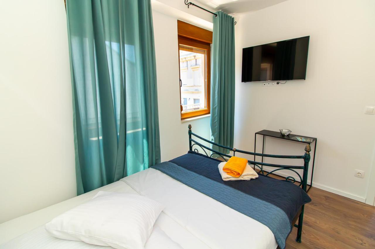 Luxury Apartments Iris Mostar Esterno foto